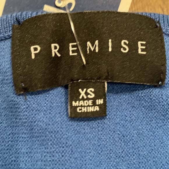NWT Premise Blue V Neck Top XS - Picture 3 of 6